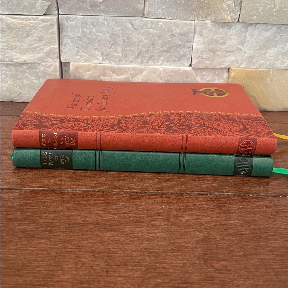 Prayer Books Set - Picture 3 of 4